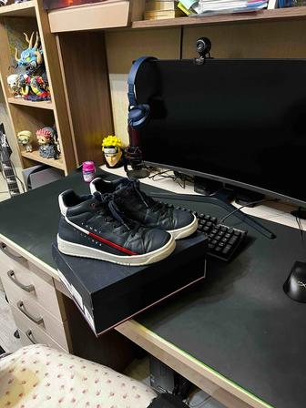 Продам кеды Tommy.