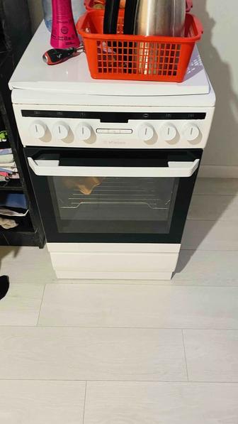 Продам электрическую плиту Hansa. В отличном состояний.