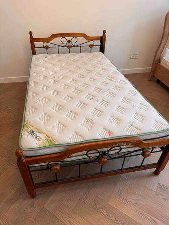 Продам кровать 1,2 ширина