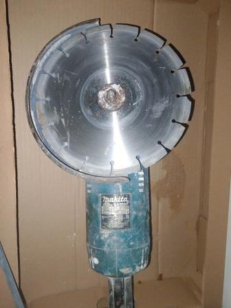 Продам болгарку makitta 230