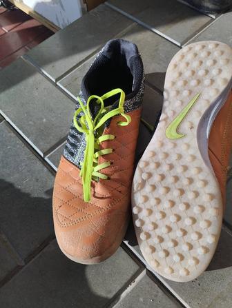 Сораконношки футбольные