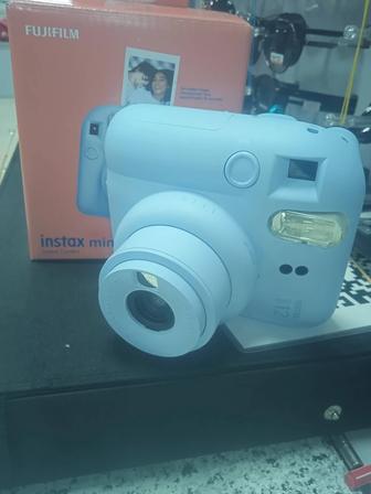 Продам instax mini 12