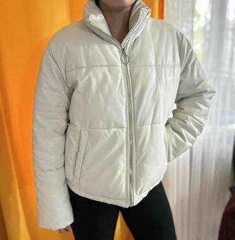 Продам зимнюю куртку 46-48