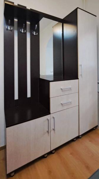 Прихожая с зеркалом