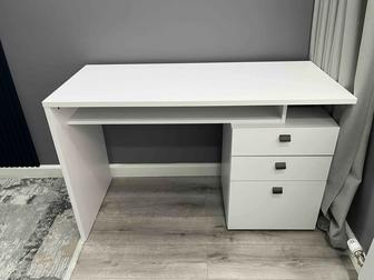 Письменный стол