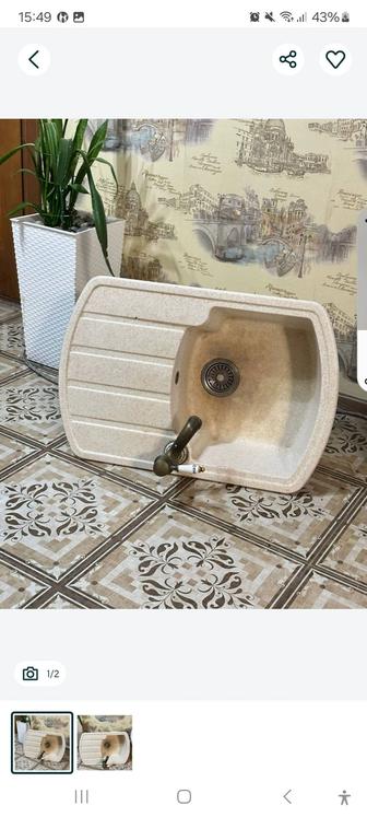 Продается каменная раковина для кухни.