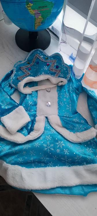 Продам костюм Снегурочки на девочку