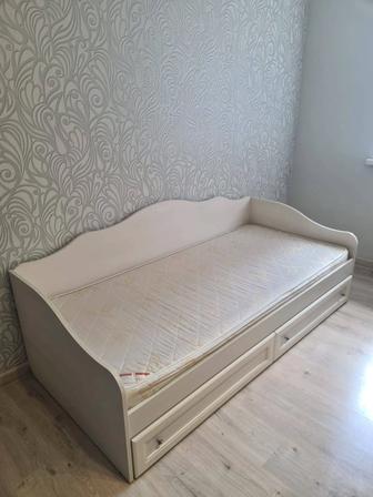 Кровать односпальная