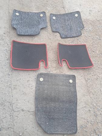 Продам полик на автомобиль