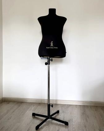 Продам манекен Royal Dress Forms размер 44