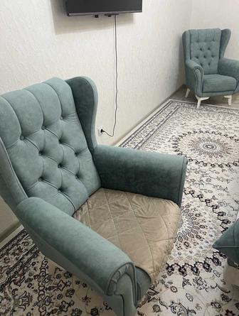 Продам два кресла в отличном состоянии в бирюзовом цвете