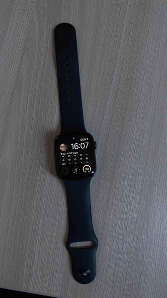 Продам часы Apple Watch 6th Series, 44mm