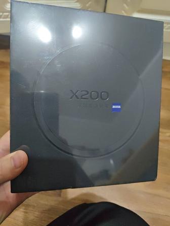 Vivo x200 12/256 titan