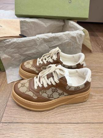 Продам кроссовки Gucci оригинал 35 размер