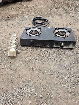 Продам газовую плиту бу
