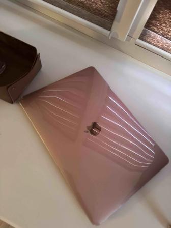 Продается MacBook Air 2020