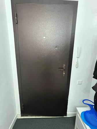 Срочно Продам входную железную дверь