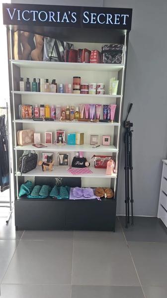 Стеллаж, шкаф с полками, торговое оборудование