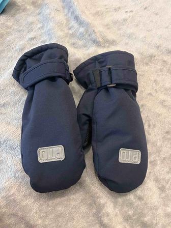 Продам детские зимние варежки