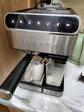 Продам кофеварку Polaris