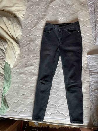 Женские джинсы