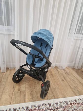 Продам детскую коляску QUINNY