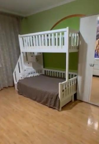 Продам 2х ярусную кровать