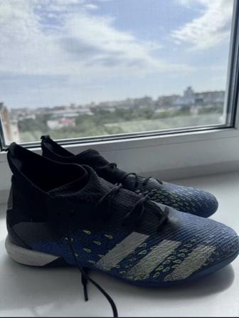 Футбольные кроссовки Adidas