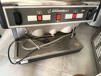 Simonelli кофе машина