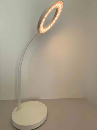 Настольная лампа