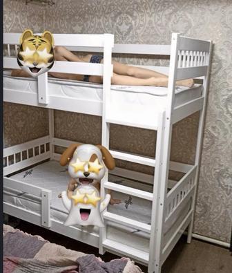 Продам б/у двухъярусную детскую кровать