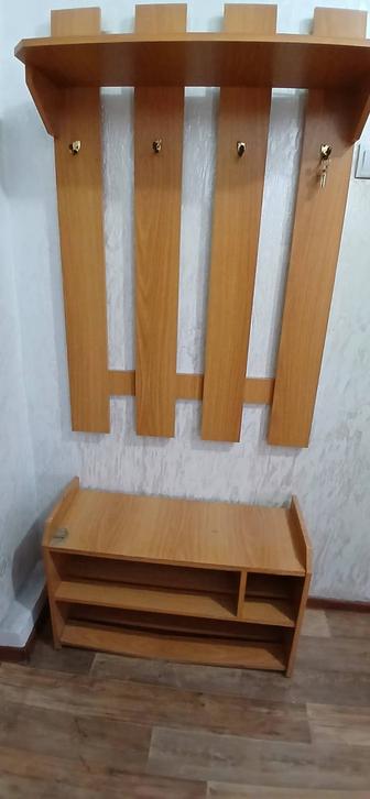 Прихожая с тумбой