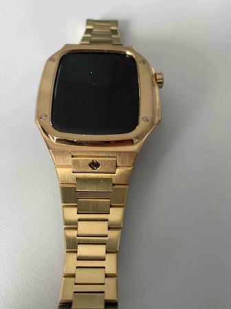 Apple Watch 8 golden concept