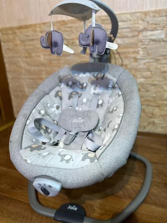 Электрокачели для малышей с рождения фирмы Joie