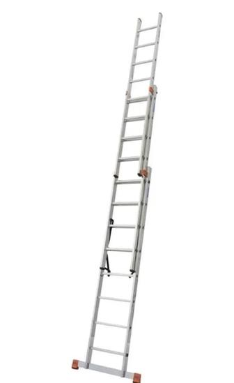 Лестниц алюминиевая приставная на 14 ступеней. Высота 3.95 метра.