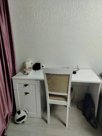 Письменный стол