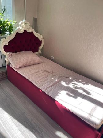 Продам кровать вместе с матрасом
