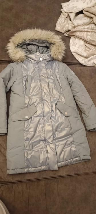 Продам куртку зимнюю на девочку 146 фирмы Шалуны