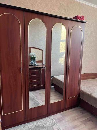Продаю спальный гарнитур