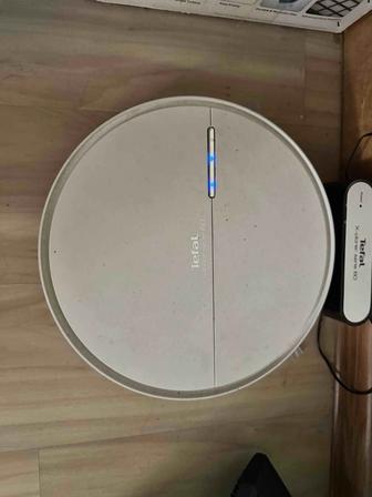 Продам робот пылесос