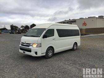 Услуги развозки такси Toyota Hiace