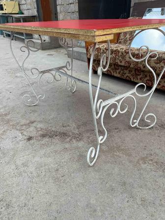 Стол бу в хорошем состоянии