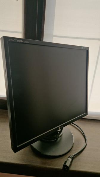 Продаю монитор LG 19 (48.3 см) L1952S старый, без проверки