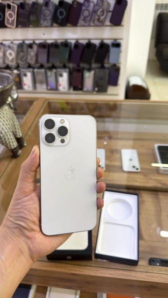 Айфон 13ПМ/256г/79акб в хорошем состоянии без ремонта полный комплект