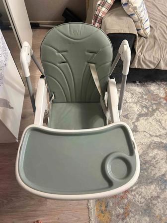 Продам Детский стул для кормления Ilovi
