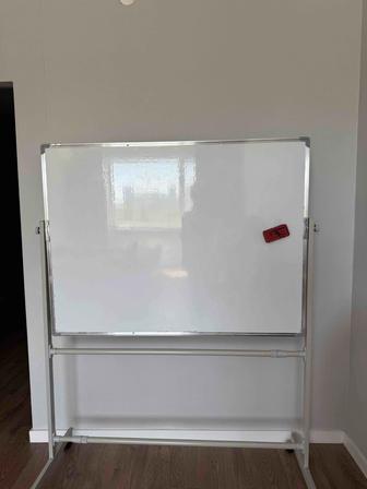 Продаю двухстороннюю маркерную доску на колесиках 90x120