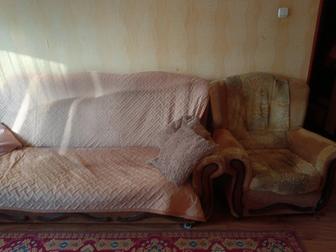 Продам мягкий уголок, диван и два кресла