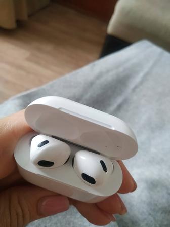 Всем привет! Продаю наушники Airpods.