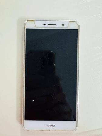 Huawei оснащено 8-ядерным процессором Huawei HiSilicon Kirin 655.