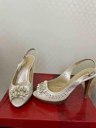 Женские туфли